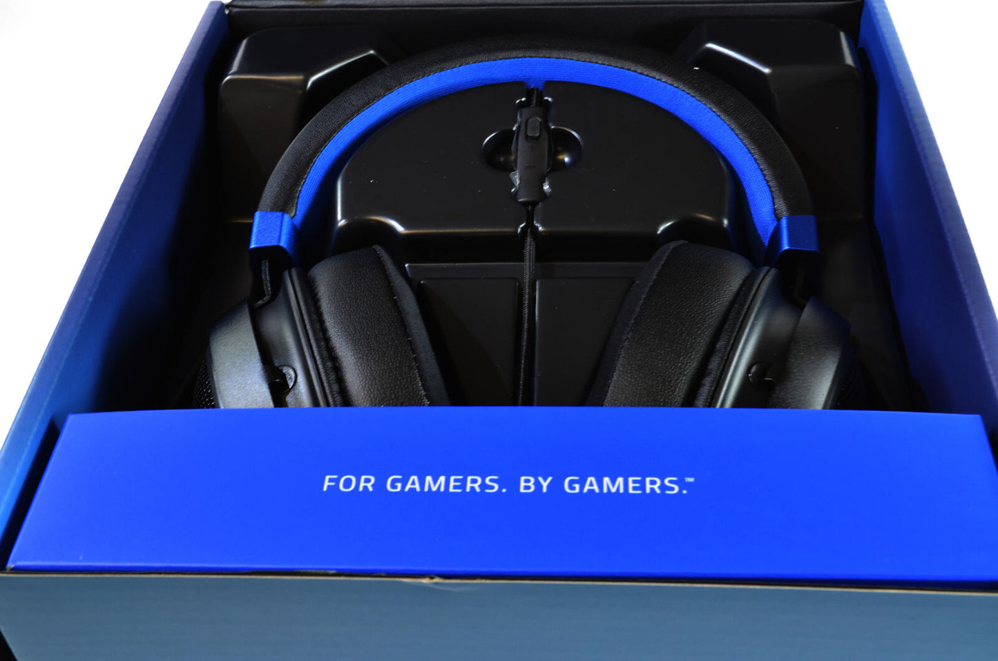 Razer Kraken for Console Gaming Headset PC XBox PS4 PS5 Switch Wired 7.1 Sound