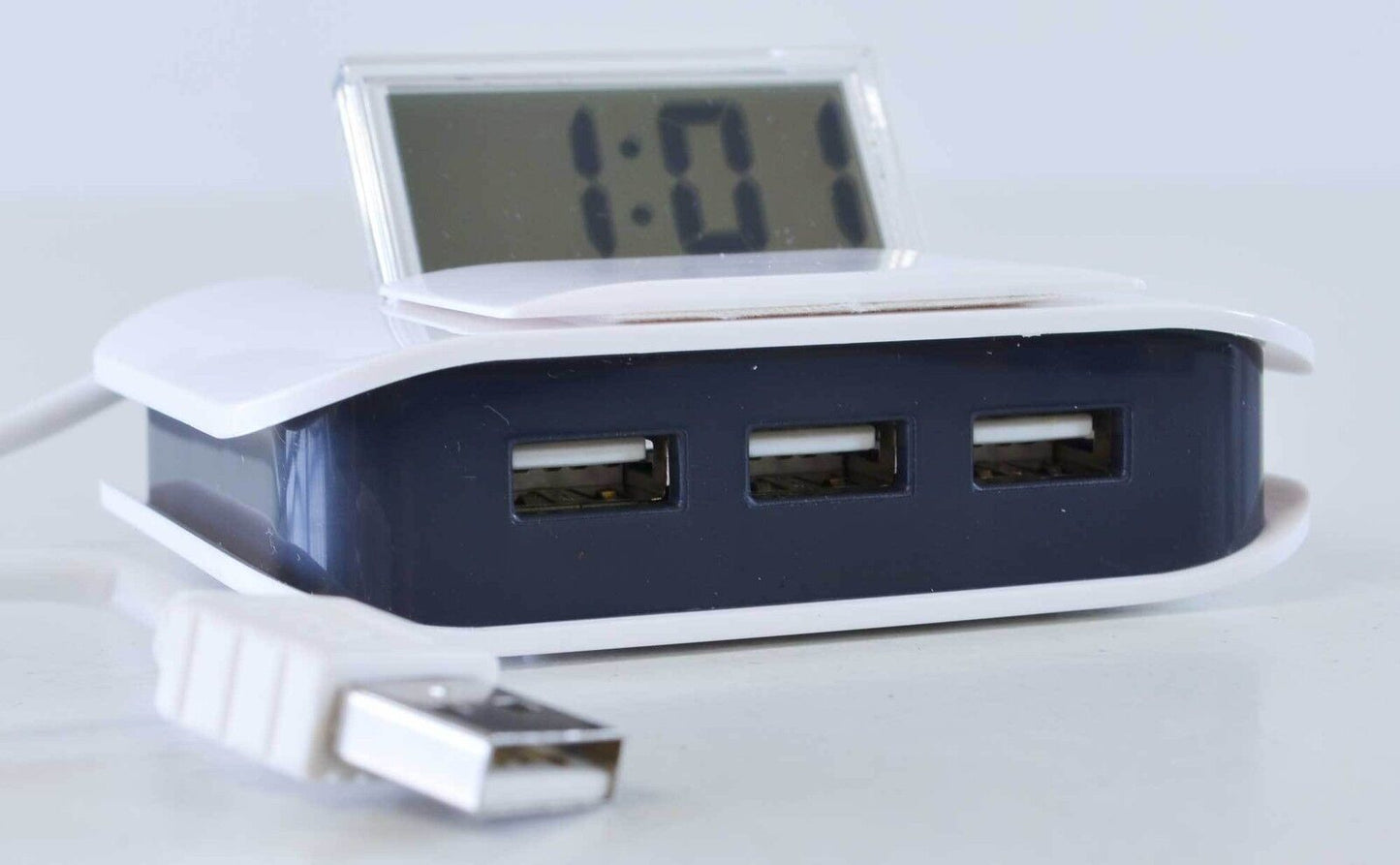 Clear LCD Digital Travel Alarm Clock with Integrated USB 1.1 Hub and Cable