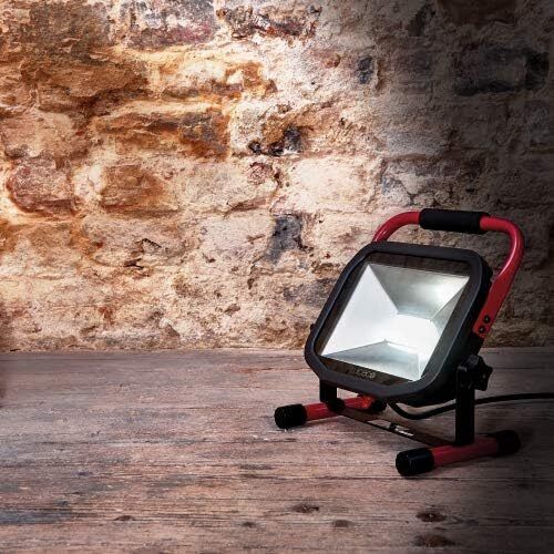 Portable Work Light 38 Watt 3000 Lumen 240v Mains Powered IP65 Luceco 500Watt EQ